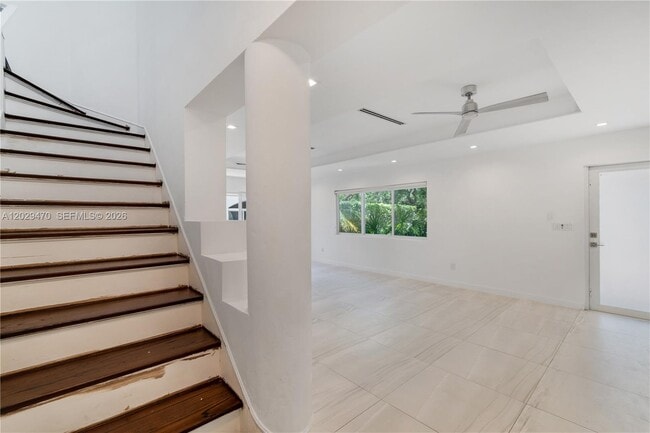 Building Photo - 550 W 49th St
