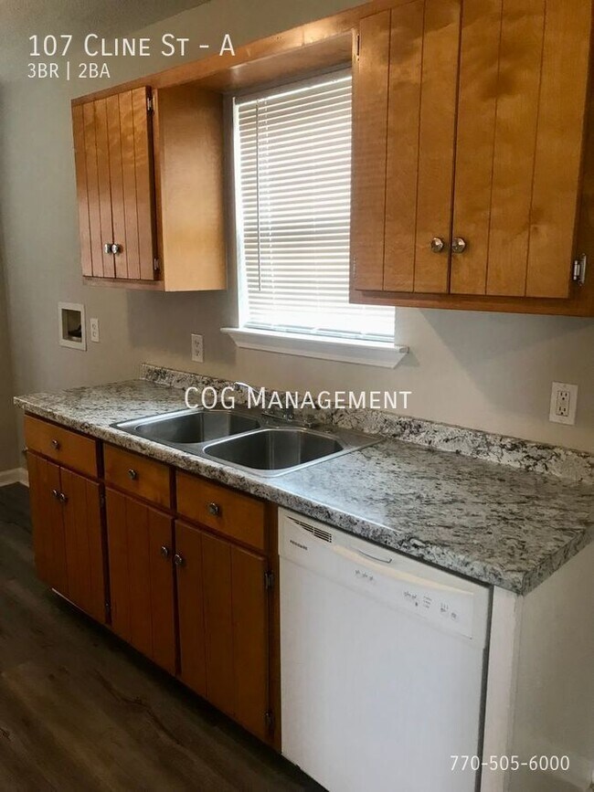 Building Photo - 3 bedroom 2 bath duplex in Adairsville