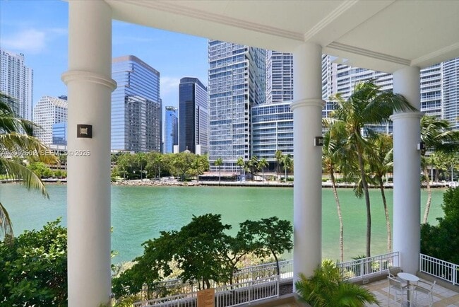 Building Photo - 801 Brickell Key Blvd