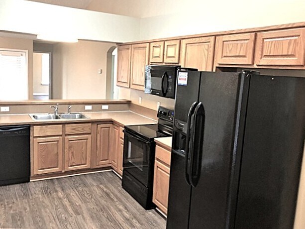 Building Photo - 2739 Ravine Hill Dr