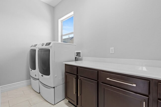 Building Photo - Canyon Falls Single-Story: Chef’s Kitchen, Office + Built-In BBQ Yard (3-Car)