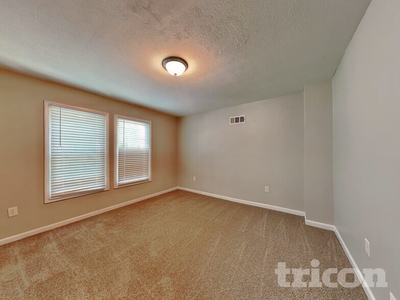 Building Photo - 515 Westbridge Dr
