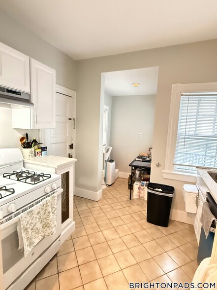 Building Photo - 143 Kilsyth Rd