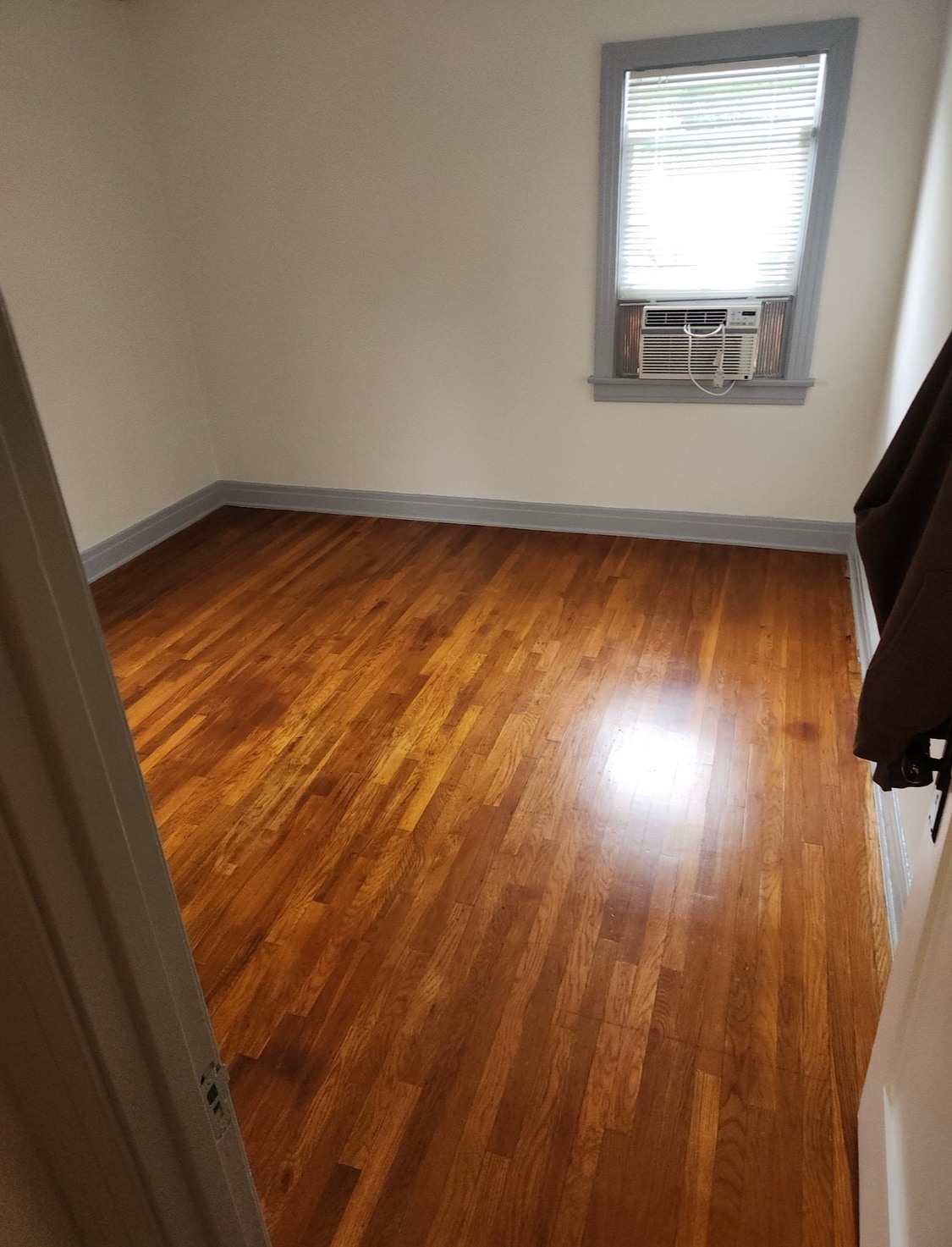 Building Photo - 3938 Tivoli Ave