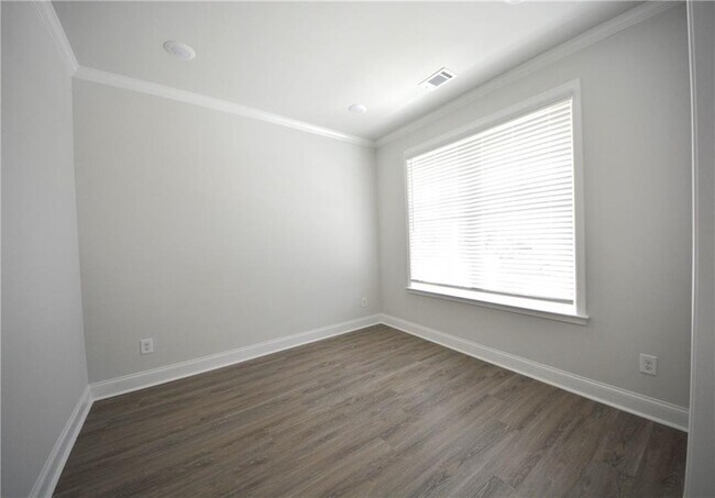 Building Photo - 7243 Millbrae Walk