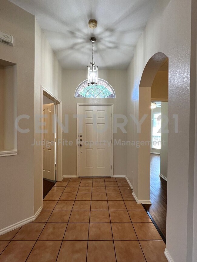 Building Photo - Updated 4/2/2 in Marine Creek Estates For Rent!
