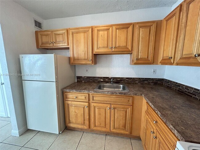 Building Photo - 8287 NE Miami Ct