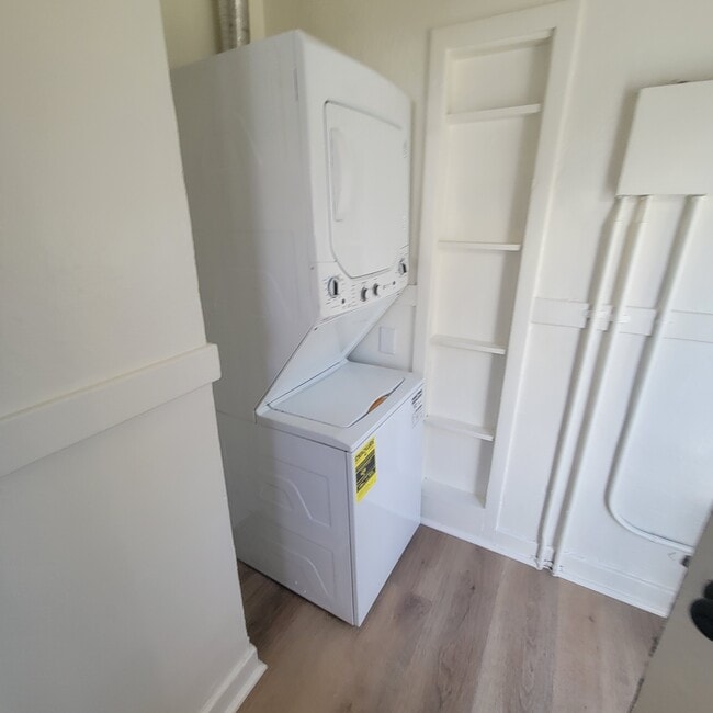 Building Photo - 1469-1412 12th Ave