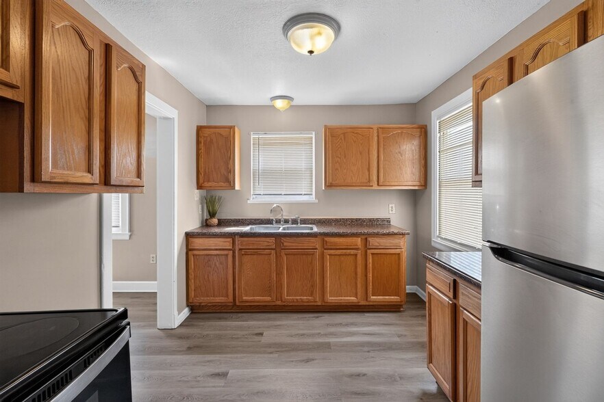 Building Photo - 1337 Ivydale Ave SW