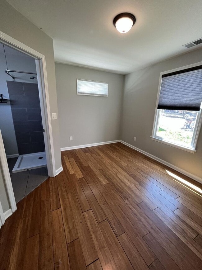 Building Photo - 624 N Upper St