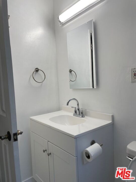 Building Photo - 12823 Kling St