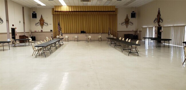 Building Photo - 4740 NW 21st St