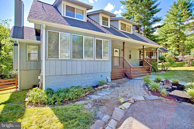 Building Photo - 1209 Merton Trail