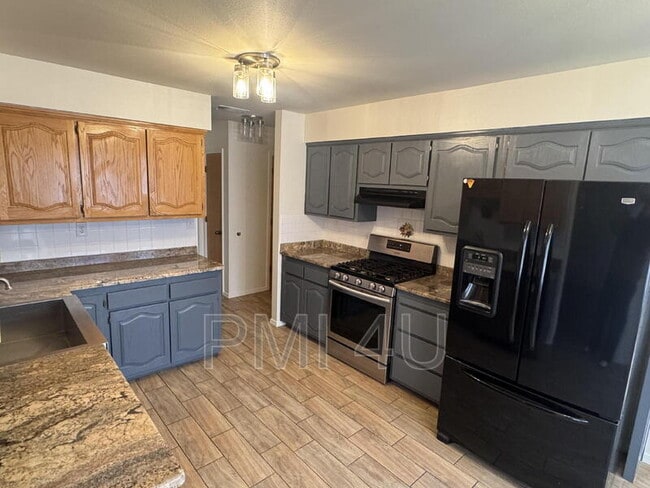 Building Photo - 3213 22nd Ave SE