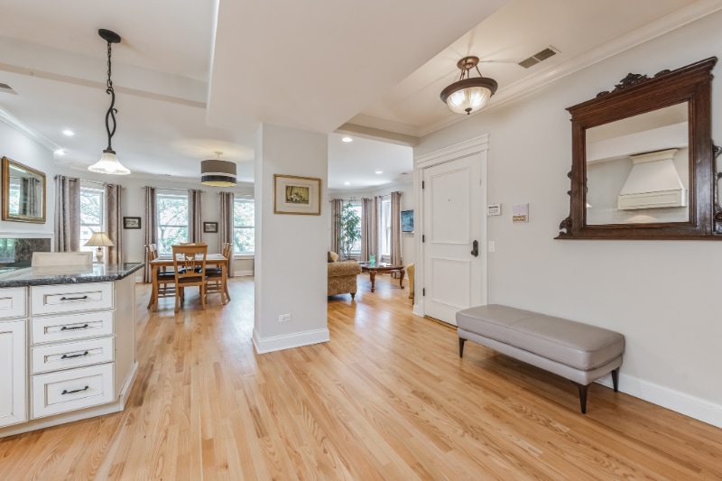 Building Photo - 2033 W Jarvis Ave