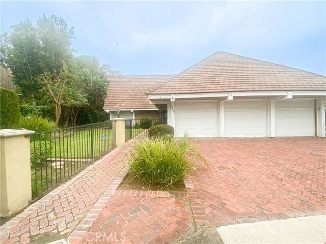 Building Photo - 20692 Cottonwood Rd