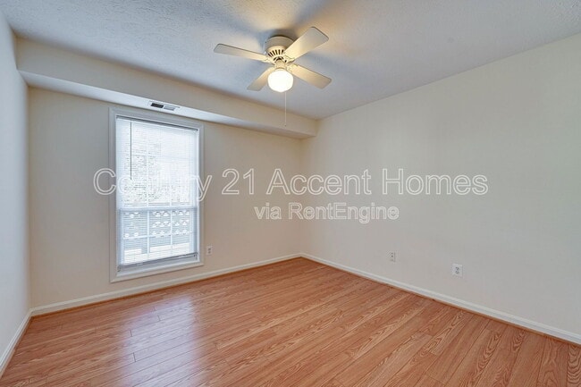 Building Photo - 9941 Oakton Terrace Rd
