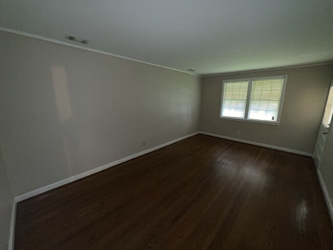 Building Photo - 3625 Woodlawn Ave