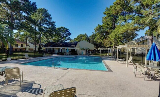 Building Photo - 14515 Wunderlich Dr