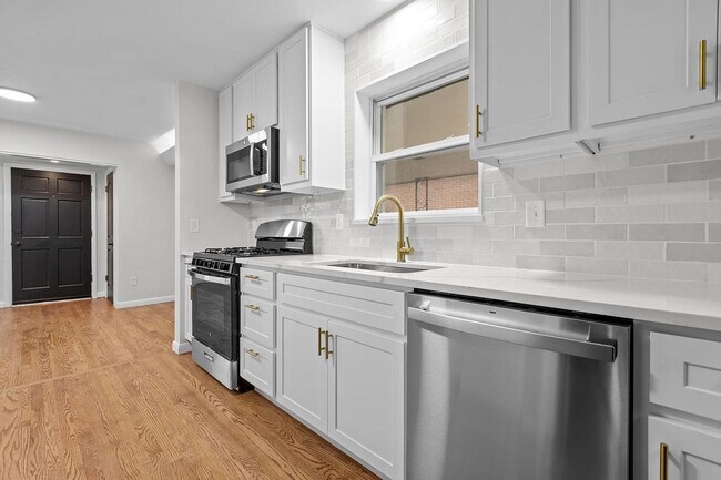 Building Photo - Updated University City Gem – 3 Bedrooms, 2 Bathrooms