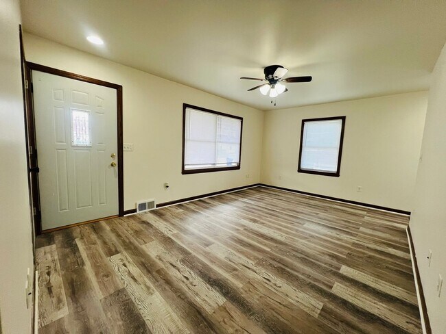 Building Photo - Updated 2-Bedroom Home with Finished Basement Space