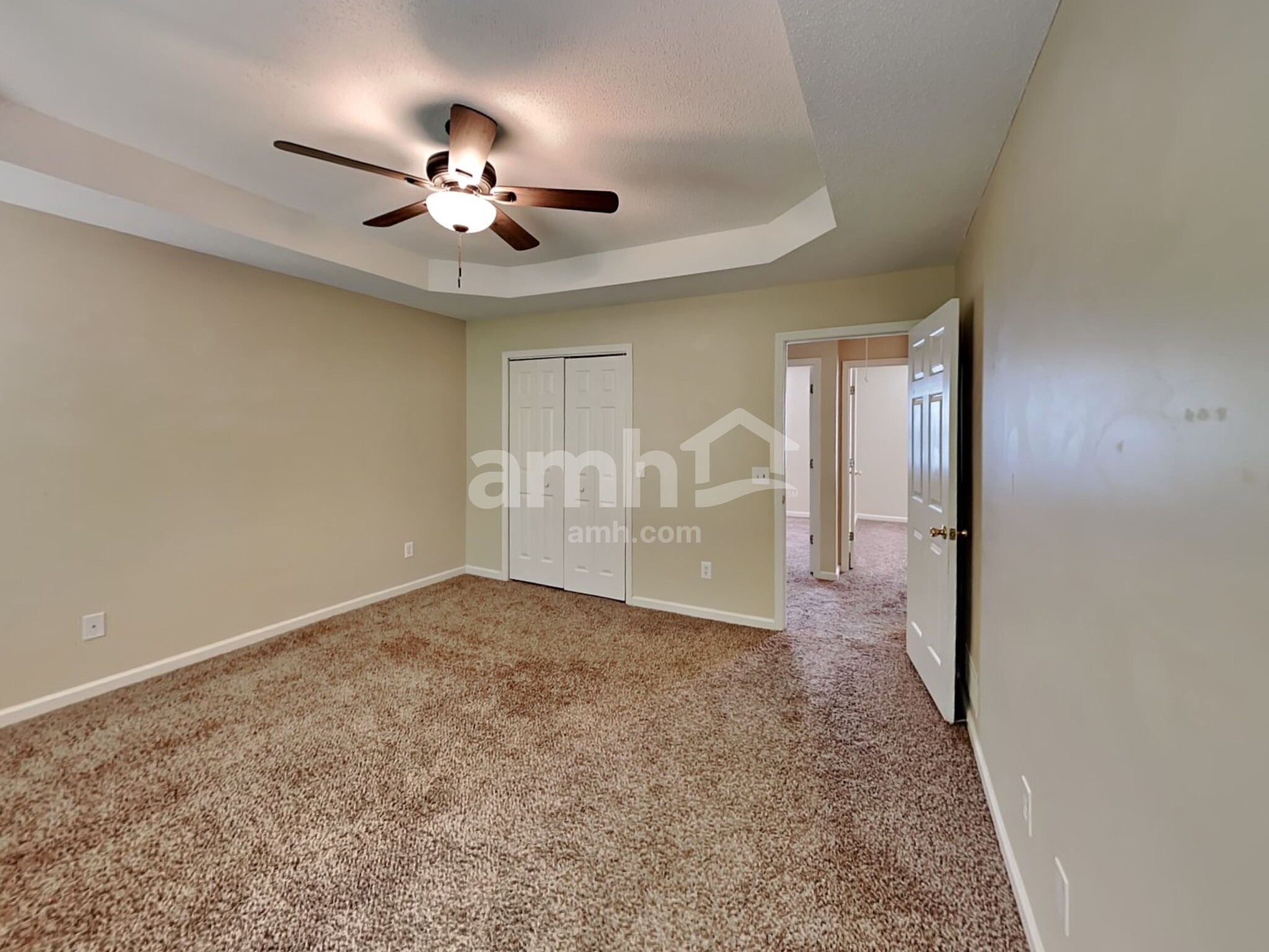 Building Photo - 1021 Whispering Woods Dr