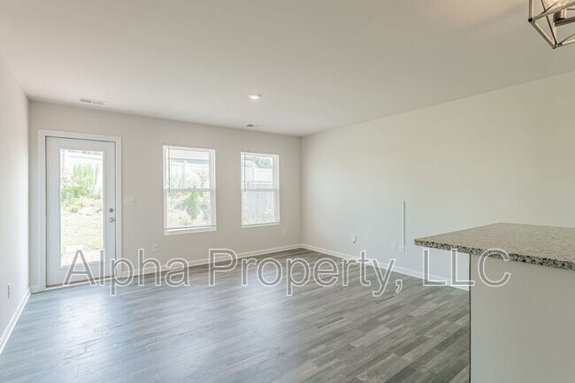 Building Photo - 304 Long Grove Ln