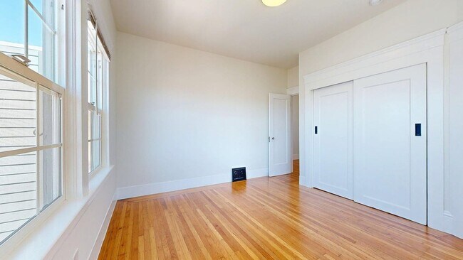 Building Photo - 1608 Balboa St