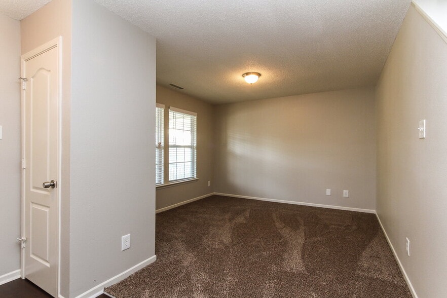 Building Photo - 10153 Split Rock Way