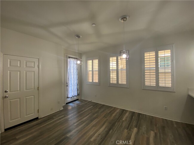Building Photo - 5942 Ginger Dr
