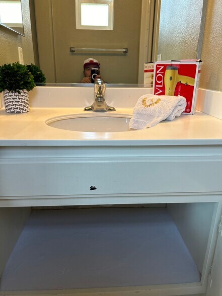 Building Photo - 29200 Alicante Ave