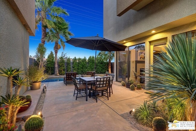 Building Photo - 1536 E Baristo Rd