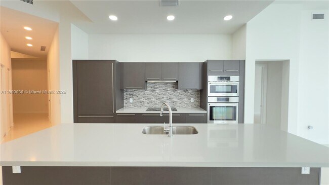 Building Photo - 7825 NW 107th Ave