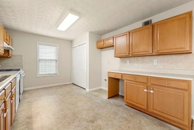 Building Photo - 4450 Bradstone Trace NW