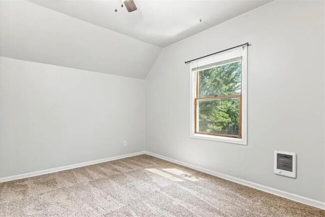 Building Photo - 2314 2nd St NE