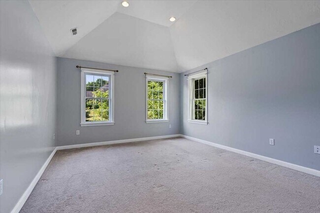 Building Photo - 89 Boulder Hill Dr