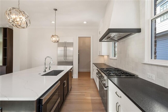 Building Photo - 2350 Melina Pl