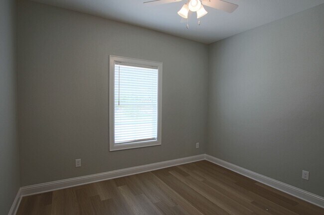 Building Photo - Coming Soon! 3 Bed 2 Bath Town Home in Tyler, Tx!