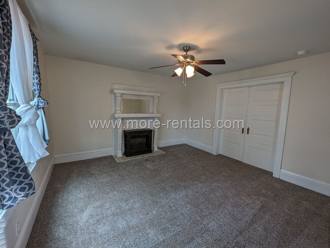 Building Photo - Large remodeled German Village area house