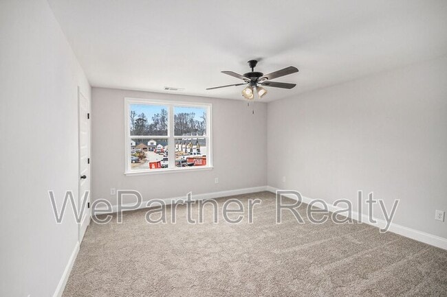 Building Photo - 124 Crest Pointe S