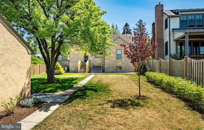 Building Photo - 149 2nd Ave