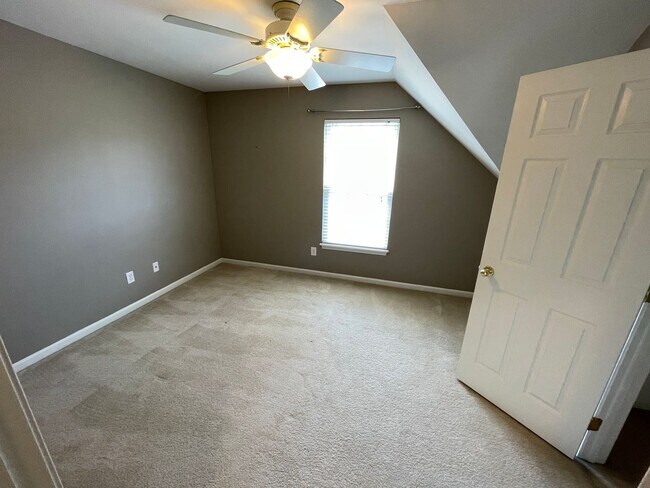 Building Photo - 321 Arlington Meadows Dr