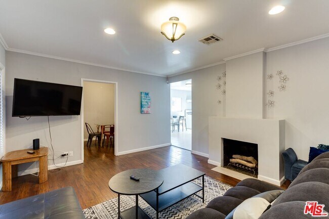 Building Photo - 6659 Amigo Ave