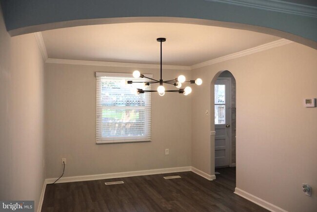Building Photo - 5218 Caroline Cir