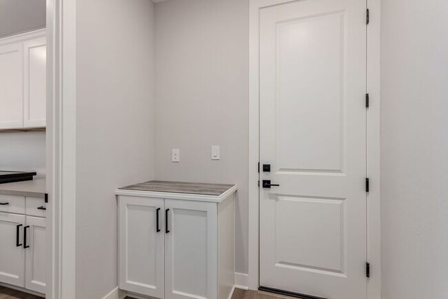 Building Photo - MOVE IN SPECIAL! Brand New 2 bedroom 2 bat...