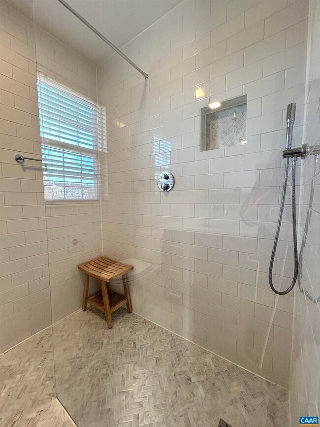 Building Photo - 814 Altavista Ave