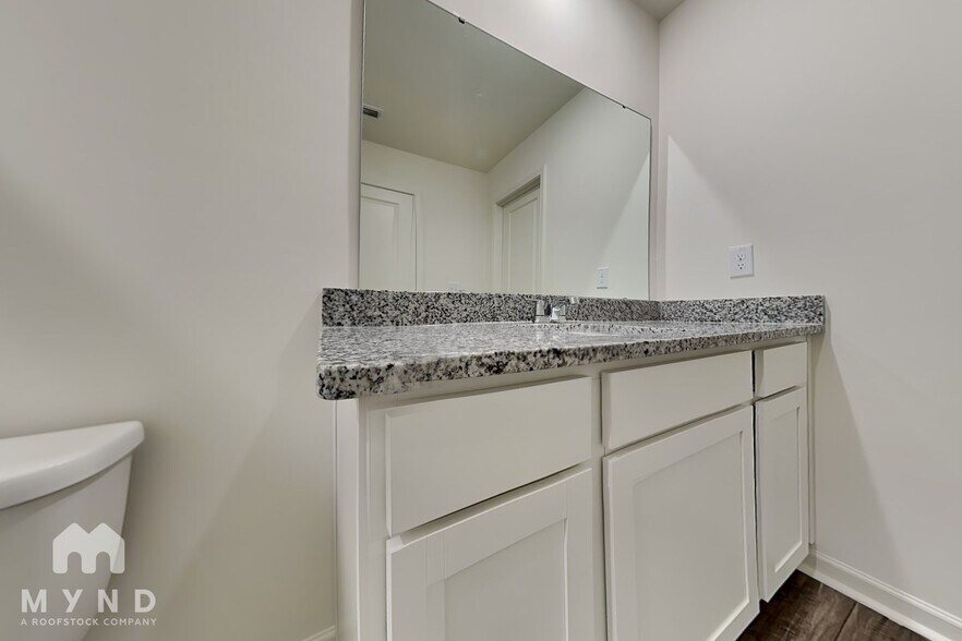 Building Photo - 3040 Fulong Dr