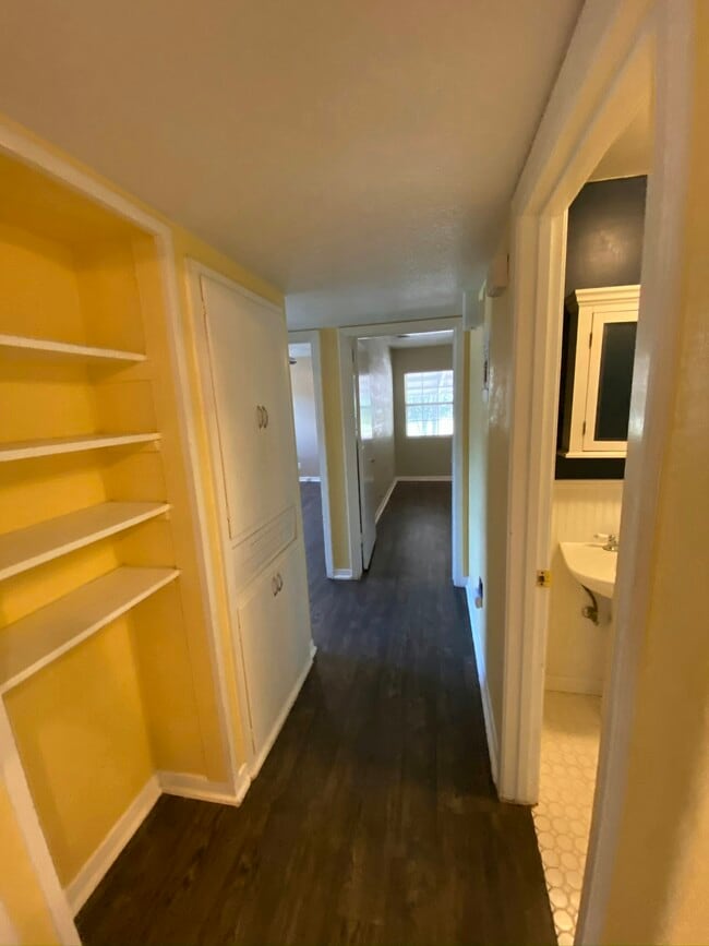 Building Photo - 401 Philco Dr