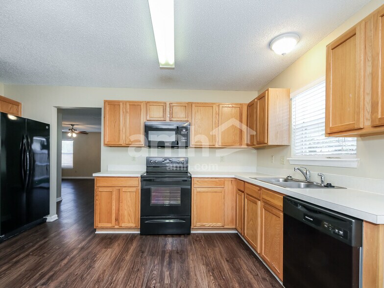 Building Photo - 96036 Starlight Ln