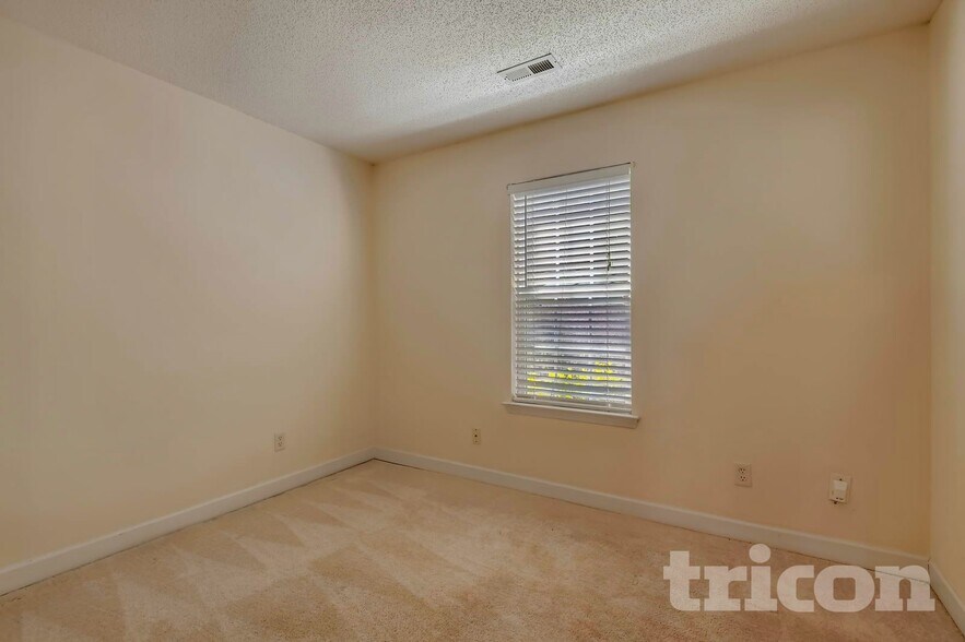 Building Photo - 7283 Dove Valley Pl